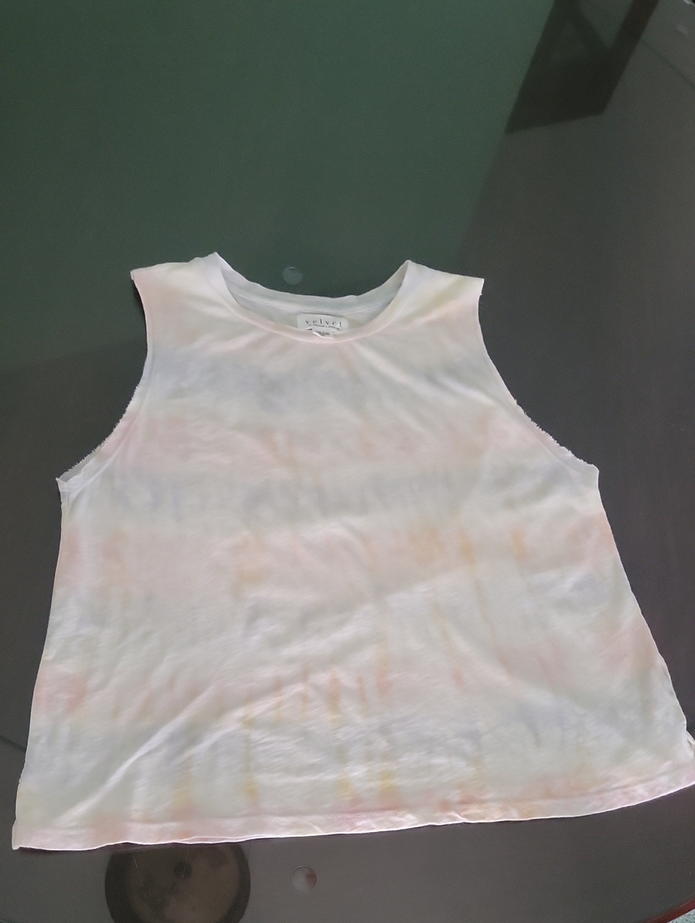 Velvet by Graham & Spencer White Tank with Subtle Tie Dye Pastel Accents SIZE S